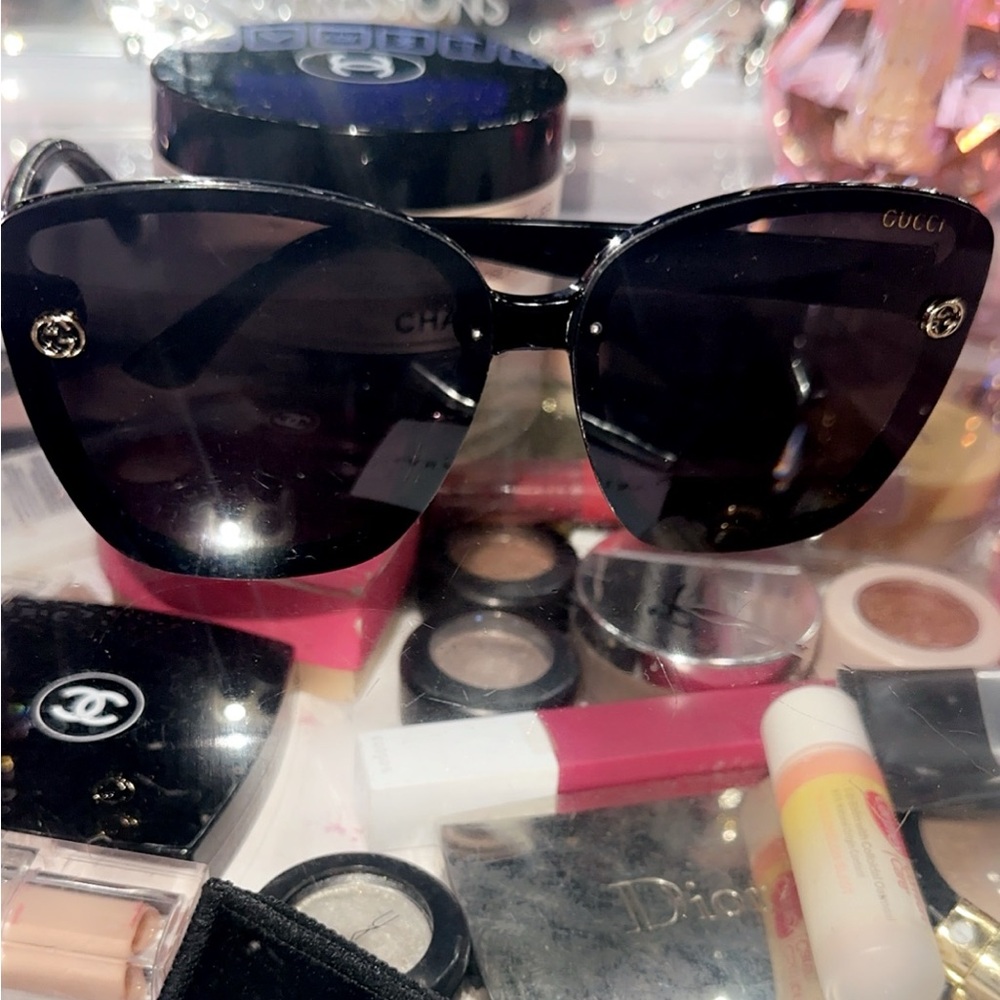 Beautiful stylish, Gucci sunglasses🕶️